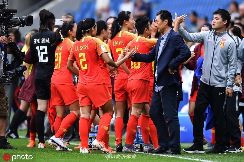 关于若昂·菲利克斯赛点兑现，拜仁慕尼黑淘汰阿森纳晋级四强，主帅激动落泪的信息